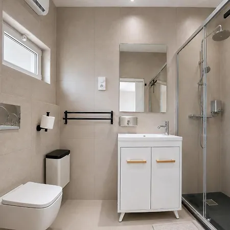 Aparthotel Riverside Toulouse Airport 2-ac-pkg-terrace-wifi-desk-airbus-meett